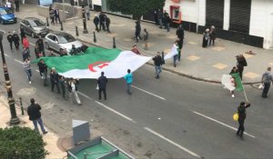 Des manifestants dans le centre d'Alger contre le 5e mandat de Bouteflika (2)