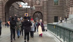 Climat : Greta Thunberg arrive devant le Parlement suédois