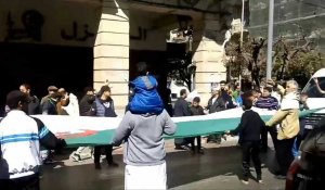 Des manifestants à Oran contre un 5e mandat de Bouteflika