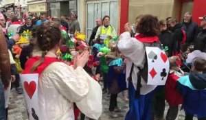Place Kergoustin, pendant le carnaval de Saint-Gilles-Croix-de-Vie on y danse, on y danse !
