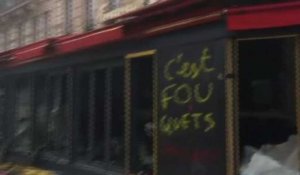 "Gilets jaunes": la célèbre brasserie Le Fouquet's vandalisée