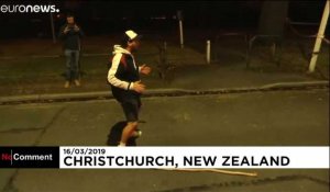 Attentats de Christchurch :  un haka chargé d'émotions près d'une des mosquées