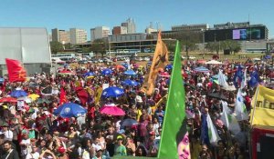 Des milliers de Brésiliens dans les rues contre les coupes dans le budget de l'éducation