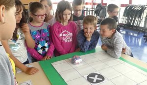 Montdidier: les écoliers découvrent la robotique