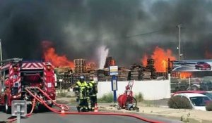 Châteauneuf-les-Martigues : un feu de palettes dégage une forte fumée