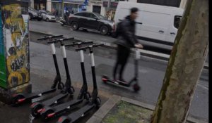 Les trottinettes interdites de stationnement sur les trottoirs à Paris
