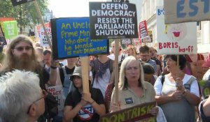 Brexit: manifestation contre le "coup d'Etat" de Boris Johnson devant Downing Steet