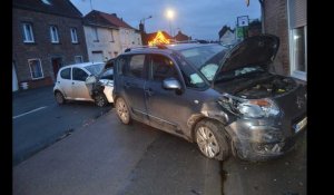 Face à face entre deux autos à Lambres-lez-Aire