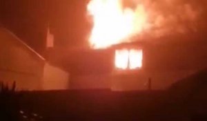 Mouscron: une maison complètement détruite par les flammes dans l'impasse de la chaussée d'Aelbeke
