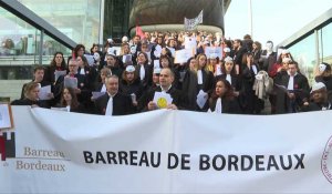 Bordeaux: le "Chant des partisans" adapté par les avocats en grève
