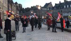 Contre la réforme des retraites, à Guingamp, 110 manifestants jettent des outils de travail