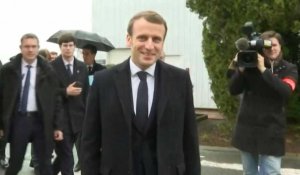 Visite de Macron en Charente: arrivée à l'usine de batteries Saft
