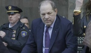 Harvey Weinstein quitte le tribunal après la fin de la deuxième journée de délibérations
