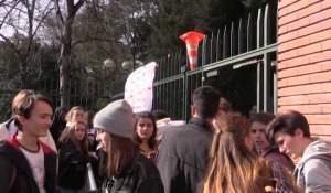 Blocus au lycée Saint Sernin: les lycéens mobilisés contre les réformes