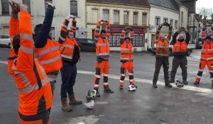 Montreuil : l'échauffement des ouvriers du chantier de la ligne Saint-Pol-Etaples