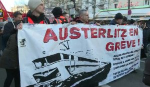 Retraites: début de la manifestation à Paris (1)