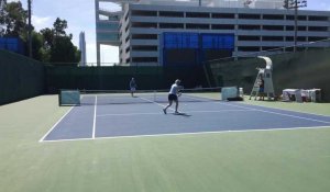 Premier entraînement de Kim Clijsters à Dubaï, en toute discrétion