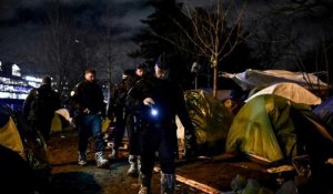 Évacuation d'un camp de migrants parisien : mise à l'abri ou opération de communication ?