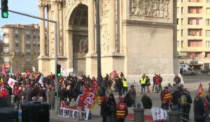 Retraites: les opposants redescendent dans la rue à Marseille