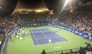 Échauffement de Kim Clijsters avant son entrée en lice à Dubaï