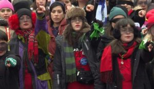 Marche des femmes: la chorégraphie féministe "Le violeur, c'est toi!" dansée à Washington