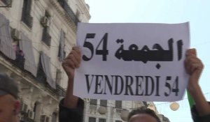 Algérie: plusieurs milliers de manifestants défilent à Alger
