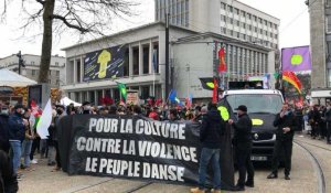 VIDEO. A Brest, réunion des trois manifestations : culture, Gilets Jaunes et Sécurité globale