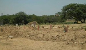Virus: cimetière à Delhi alors que l'Inde enregistre un record de plus de 2.000 décès en 24h
