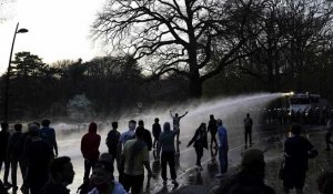 Une fête illégale dispersée au canon à eau dans un parc de Bruxelles