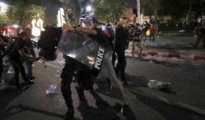 Thaïlande : nouveaux affrontements entre policiers et manifestants pro-démocratie