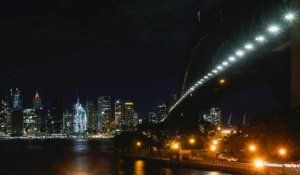 Le pont et l'opéra de Sydney plongés dans le noir pour la 15e édition d'Earth Hour