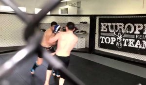 Anthony Dizy, combattant de MMA, s’entraîne dans son club de l’Europe Top Team Reims