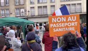 Florian Philippot à Beauvais pour manifester contre les restrictions sanitaires