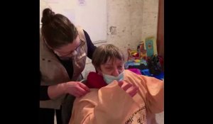 Dunkerque : Christine coiffe les sans-abri