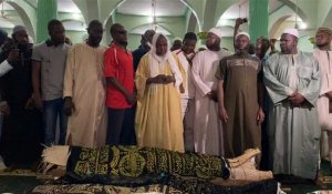 Mali : l'imam et leader de l'opposition Mahmoud Dicko dirige les prières funéraires pour les victimes des affrontements