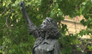 A Bristol, la statue d'un marchand d'esclaves remplacée par celle d'une manifestante antiraciste