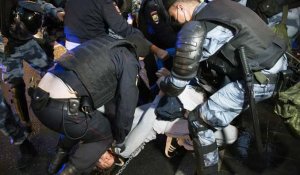 Russie :"Poutine Démisionne!", manifestation et arrestations à Moscou