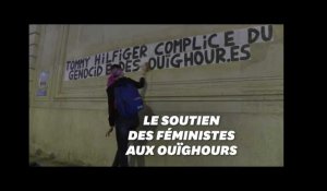 Les "colleuses" soutiennent les Ouïghours sur les murs de Paris