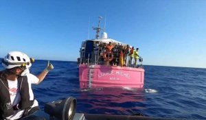Méditerranée: plus de 200 migrants secourus par le bateau affrété par Banksy