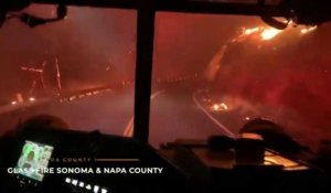 Californie: Des sapeurs-pompiers du comté d'Alameda combattent l'incendie "Glass Fire"