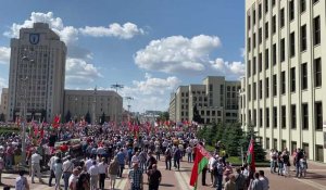 Bélarus: début d'un rassemblement pro-gouvernement à Minsk (2)