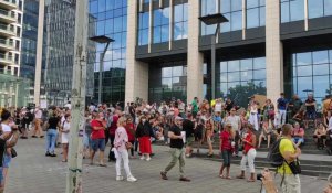 Quelque 200 personnes manifestent contre les mesures sanitaires dimanche à Bruxelles