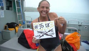 Une Australienne bat le record masculin du nombre de traversées de la Manche