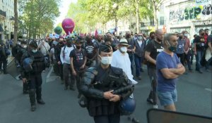 Plusieurs milliers de manifestants à Paris contre les suppressions d'emploi (2)