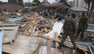 Nairobi : les secouristes sur les lieux de l'école effondrée