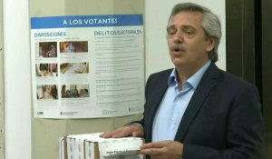 Le candidat argentin de centre-gauche Alberto Fernandez vote
