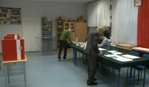 Ouverture des bureaux de vote en Pologne pour les législatives