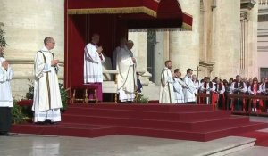 Vatican : le pape François procède à cinq canonisations