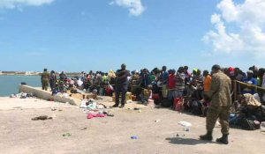 Bahamas/évacuations: une foule attend un ferry pour rallier Nassau