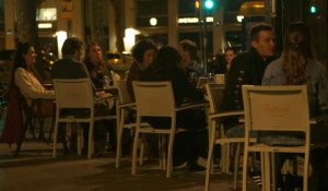 Virus: la Catalogne ferme bars et restaurants